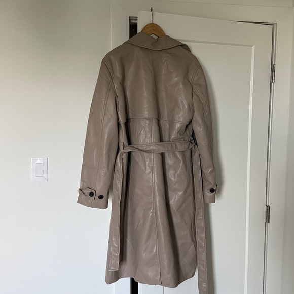 Babaton Tabloid Trenchcoat | Aritzia - Picture 3 of 3